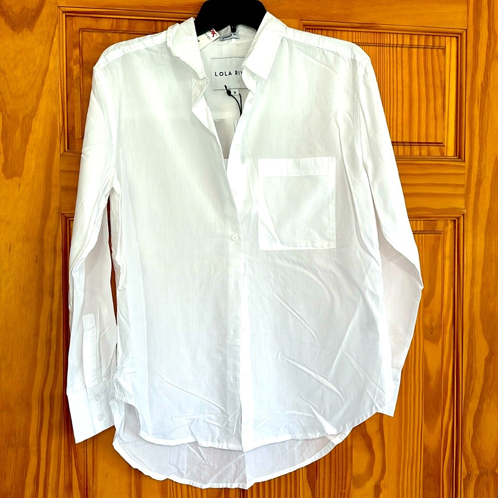Women’s White button up dress shirt size small oversized fit